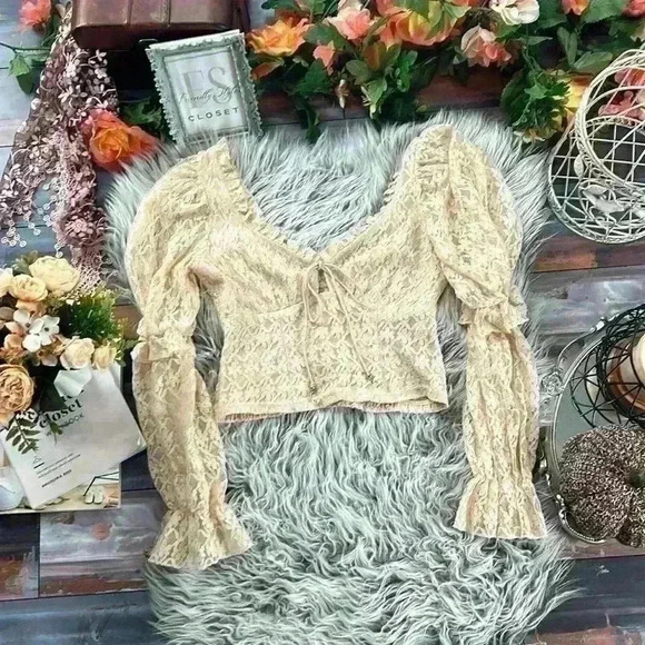 Forever 21 Cottagecore Sparkly Lace Puff Sleeve Cropped Blouse, S - Picture 3 of 9